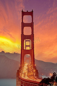 从金门大桥俯瞰日落，美国加利福尼亚州旧金山