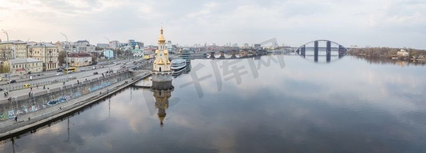 船古船摄影照片_ 教堂，尼古拉斯，基辅，全景