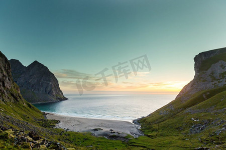 北极哨所摄影照片_挪威北部罗弗敦群岛的美丽风景。夏季。