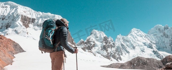 攀登高雪山