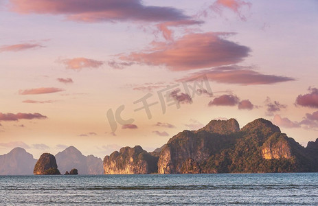 Amazing scenic view of sea bay and mountain islands，巴拉望，菲律宾