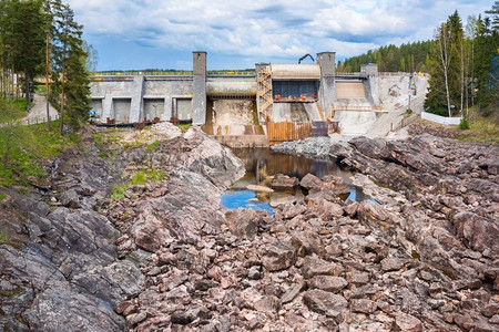 芬兰伊马特拉的大坝。芬兰伊马特拉的水电站和大坝