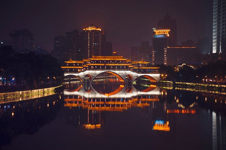 安顺大桥和成都新开发的西南部中国。安顺大桥