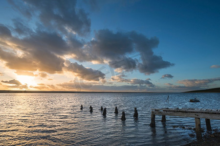 英国多塞特郡舰队泻湖美丽的日落景观