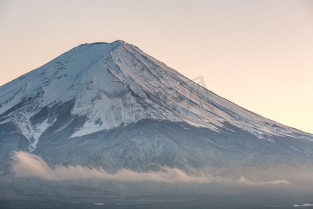 鲜花从摄影照片_从川口日落观赏富士山的川口湖