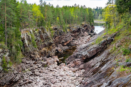 伊玛特拉、苏奥米或芬兰。芬兰伊马特拉的沃克萨河和岩石峡谷景观
