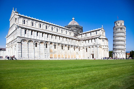Piazza dei miracoli，with the Basilica and the斜塔，比萨，意大利