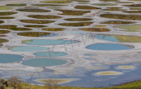 同心度摄影照片_加拿大不列颠哥伦比亚省的斑点湖