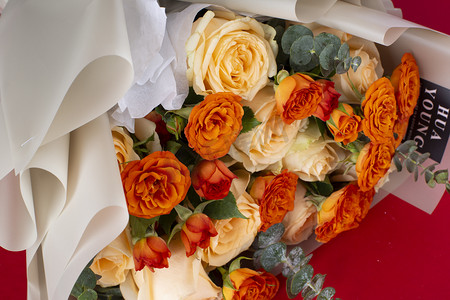 情人节鲜花美丽鲜艳花束礼物送礼鲜花玫瑰捧花爱情