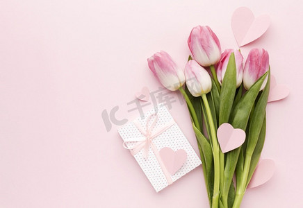 郁金香花束礼物。分辨率和高质量的美丽照片。郁金香花束礼物。高品质美丽的照片概念