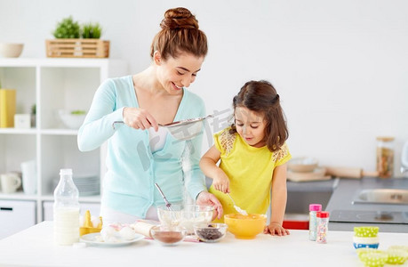 烘焙蛋糕广告图摄影照片_ 烹饪，烘焙，面粉，家庭