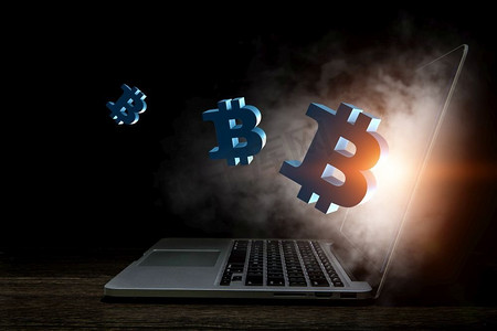 虚拟比特币和以太坊图标出笔记本电脑屏幕。3d翻译加密货币市场。混合媒体