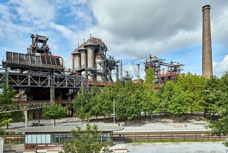 德国杜伊斯堡的工业工厂。公共公园Landschaftspark，地标和旅游景点。