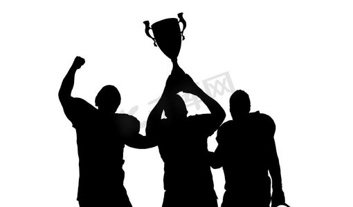 奖杯胜利摄影照片_快乐美式橄榄球队白色背景孤立奖杯庆祝胜利