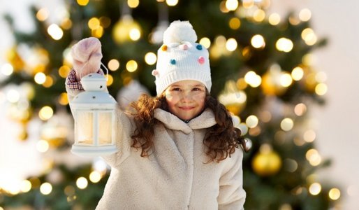 元宵快乐摄影照片_ 圣诞节，冬天，孩子，假期
