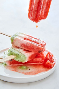 西瓜冰西瓜冰摄影照片_ 食物，健康，头部，甜点
