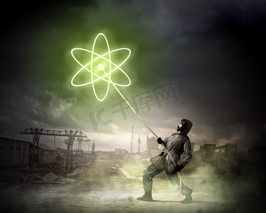 核能的未来。有核背景的跟踪者。灾害与污染