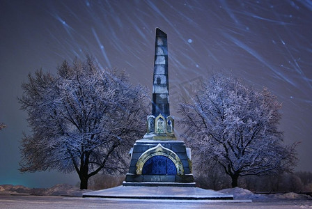 城市下雪摄影照片_城市里冬夜的风景