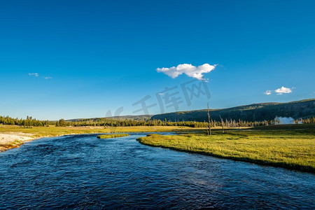 云洞摄影照片_火洞河，黄石国家公园，怀俄明州。美国怀俄明州黄石国家公园的火洞河