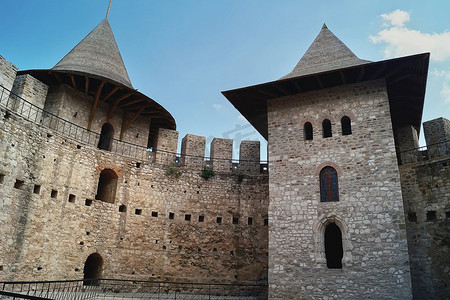 一座古老军事城堡的石墙被毁。历史地标，中世纪城堡在索罗卡，摩尔多瓦