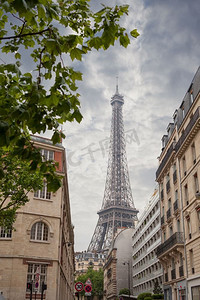法国秋天摄影照片_巴黎埃菲尔铁塔附近的建筑，法国。巴黎埃菲尔铁塔附近的建筑
