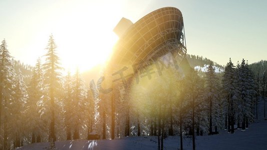 天文台射电望远镜在森林日落