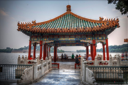 北海公园是北京紫禁城西北面的皇家园林。中国。北海公园