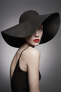 黑色帽子摄影照片_服装，时尚，女性，女孩