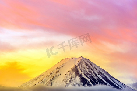 川背景摄影照片_富士山美丽的黎明日出在川口子富士田镇 