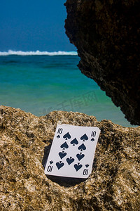 扑克牌海滩主题照片。扑克牌沙滩主题
