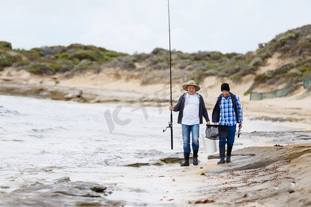 渔夫的照片渔民用鱼竿捕鱼的图片