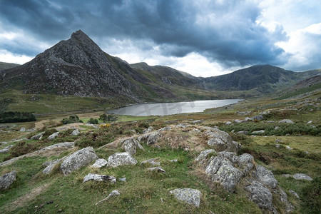 华坪县风景摄影照片_美丽的风景图像周围Llyn Ogwen在Snowdonia在初秋