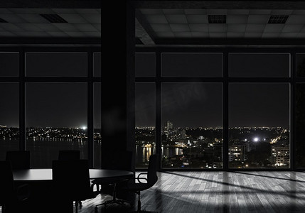 夜间办公室内饰。办公室室内与城市夜景的背景