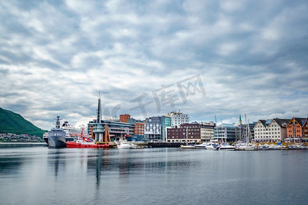 挪威北部特罗姆瑟的一个码头。特罗姆瑟被认为是世界上最北端的城市，人口超过5万。