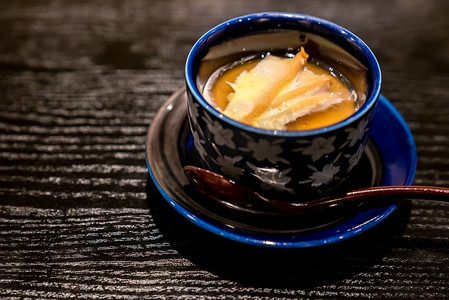 日式海鲜摄影照片_日式奶油蒸蛋烤鲍鱼