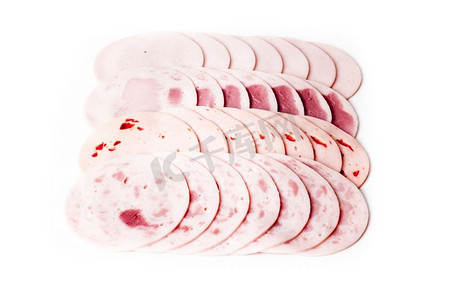 肉类熟食行孤立在白色背景。各种冷加工肉制品