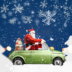 圣诞老人在车上在汽车的圣诞老人交付圣诞节或新年礼物在雪蓝色背景