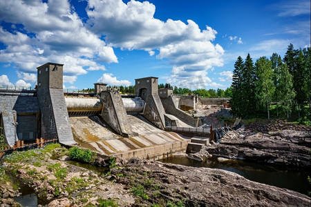 水力发电摄影照片_芬兰伊马特拉水电站大坝。