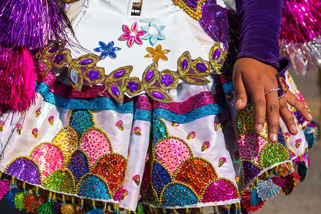 南美秘鲁的嘉年华装饰品五颜六色