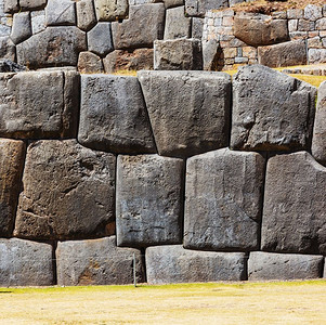 你我携手文明同行摄影照片_秘鲁马丘-比丘的印加城墙