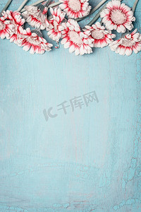 可爱边框蓝色摄影照片_蓝色，背景，花卉，边框