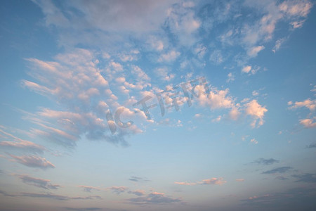 蓝色活力摄影照片_美丽的夏天日落天空用作背景