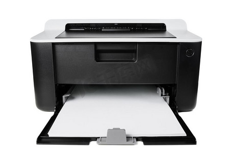 隔离紧凑型打印机。白色背景隔离的紧凑型激光家用打印机