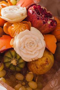 瓜果雕刻花束，原创美食赠送，甜点。雕花果香