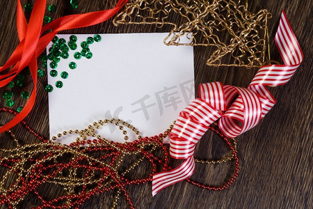 圣诞贺卡白色空白卡和装饰元素。文本位置