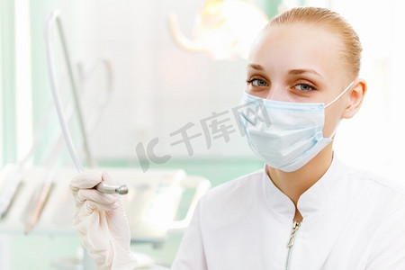 卫生员摄影照片_牙医、牙医或牙医助理的肖像