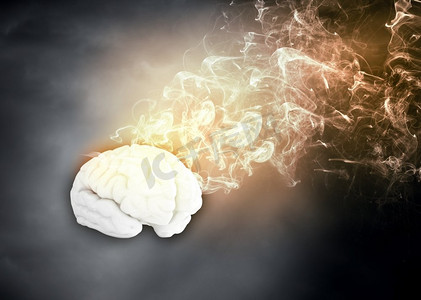 创造性思维。烟雾中人脑的概念图像