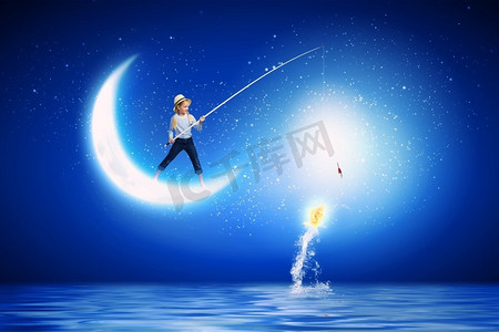可爱月球摄影照片_小渔夫。拿着钓鱼杆站在月球上的可爱女孩
