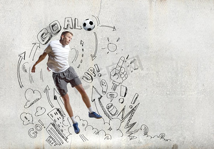 橄榄球比赛足球运动员在跳跃与素描在背景