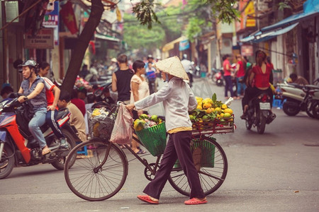 古代食品摄影照片_越南街头小贩